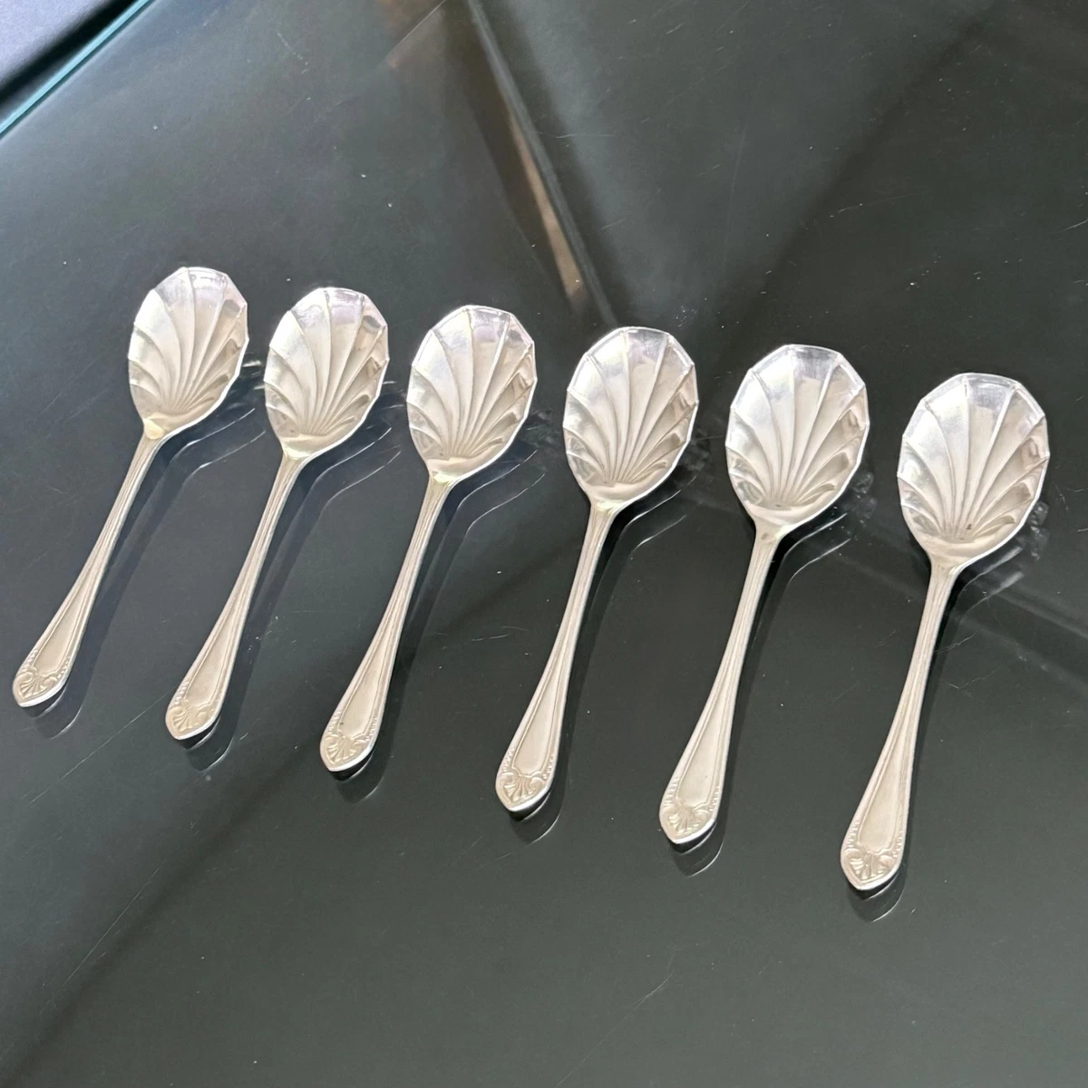 6X Vintage SHEFFIELD Silver PLATE Fruit SWEETS Dessert SCALLOPED Shell SPOONS