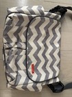 Skip hop cross body diaper bag chevron grey cream — photo 2
