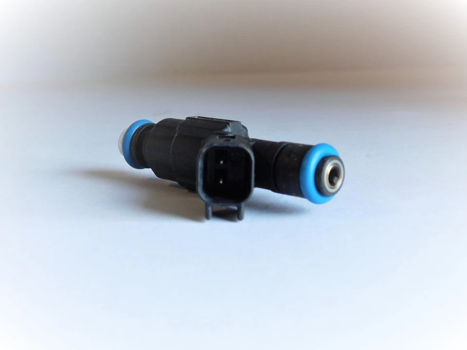 1PC OEM GM FUEL INJECTOR REMAND FOR PONTIAC BONNEVILLE 2004-2005 — 第 2/3 张图片