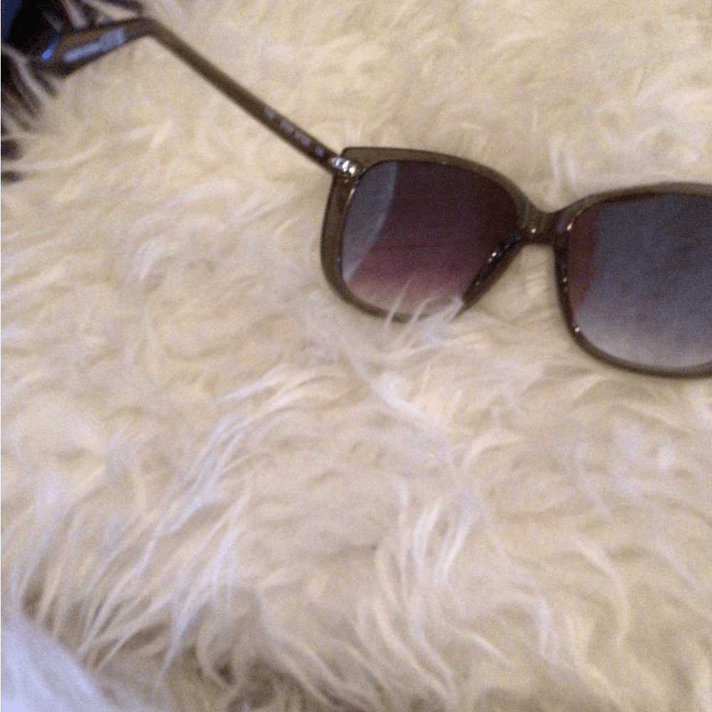 NEW! Rare Quay Ever After Olive sunglasses | eBay display picture 3