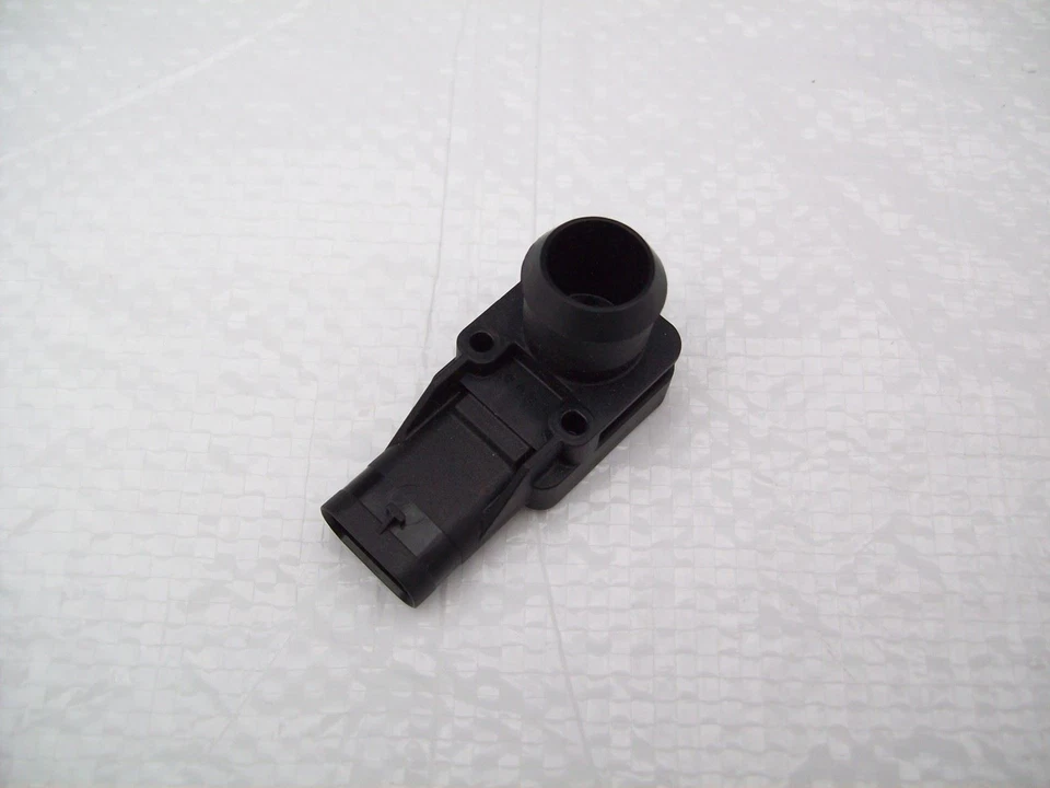 Mercedes A Class W176 Brake Servo Vacuum Switch Genuine A0065422518 2012-2018 - Image 3 of 4