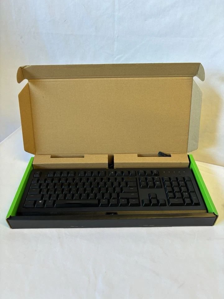 Razer Cynosa Chroma Wired Gaming Keyboard Black, RZ03-0226 - Image 3 of 4