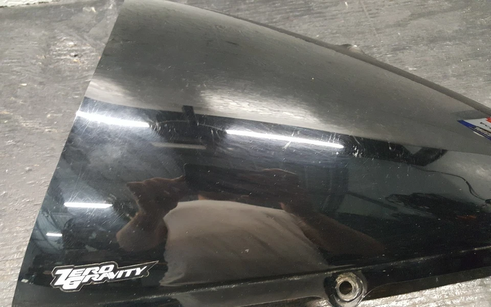 Ветровое стекло Zero Gravity серии SR - Dark Smoke 20-539-19 YAMAHA YZF-R1 2004-2006 - Изображение 4 из 4