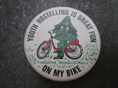 On My Bike Youth Hostel YHA Pin Badge Button (L29B)