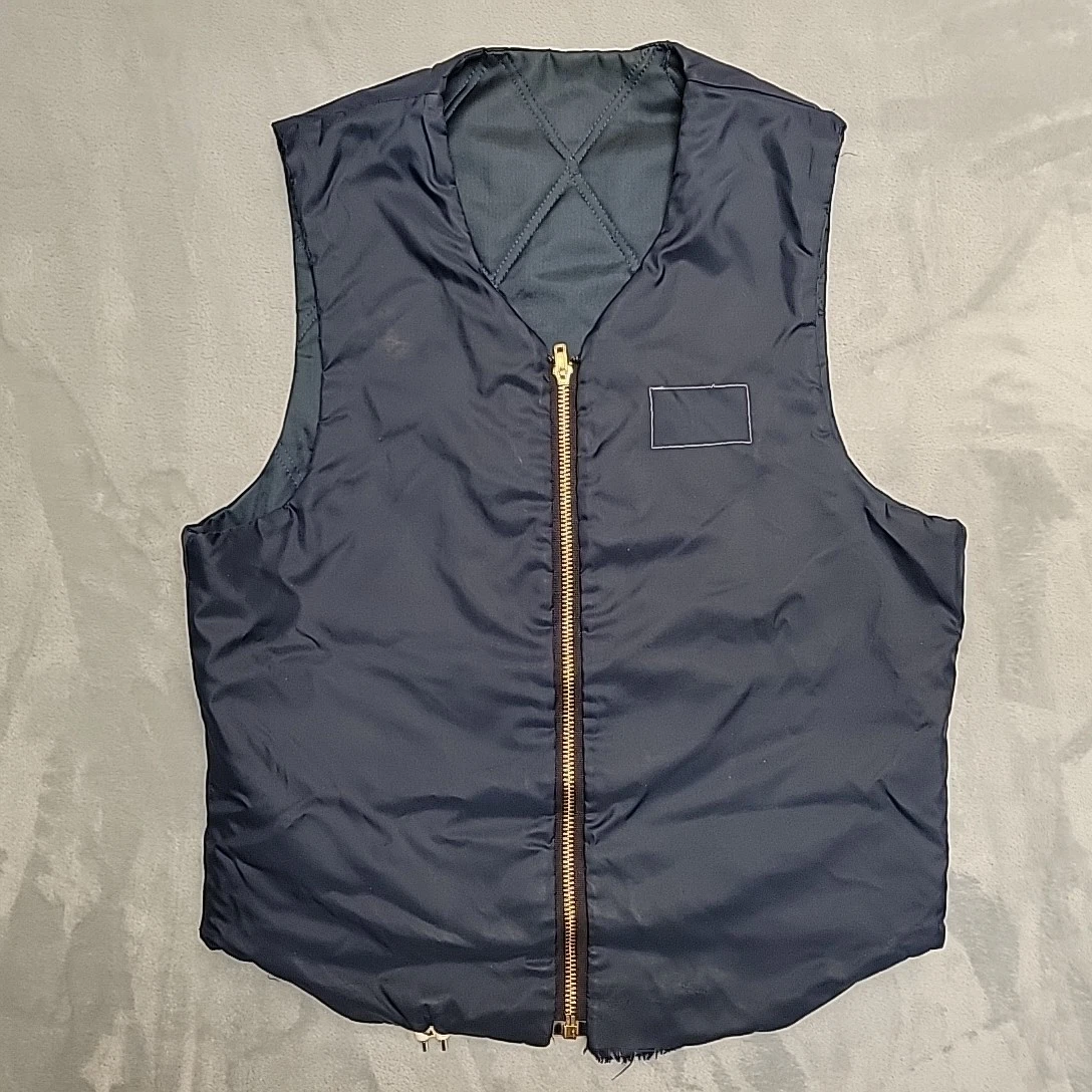 VTG Heated Vest Men Small Navy Electric Quilted Workwear Outdoors Retro Gorp 70s
Opens in a new wind