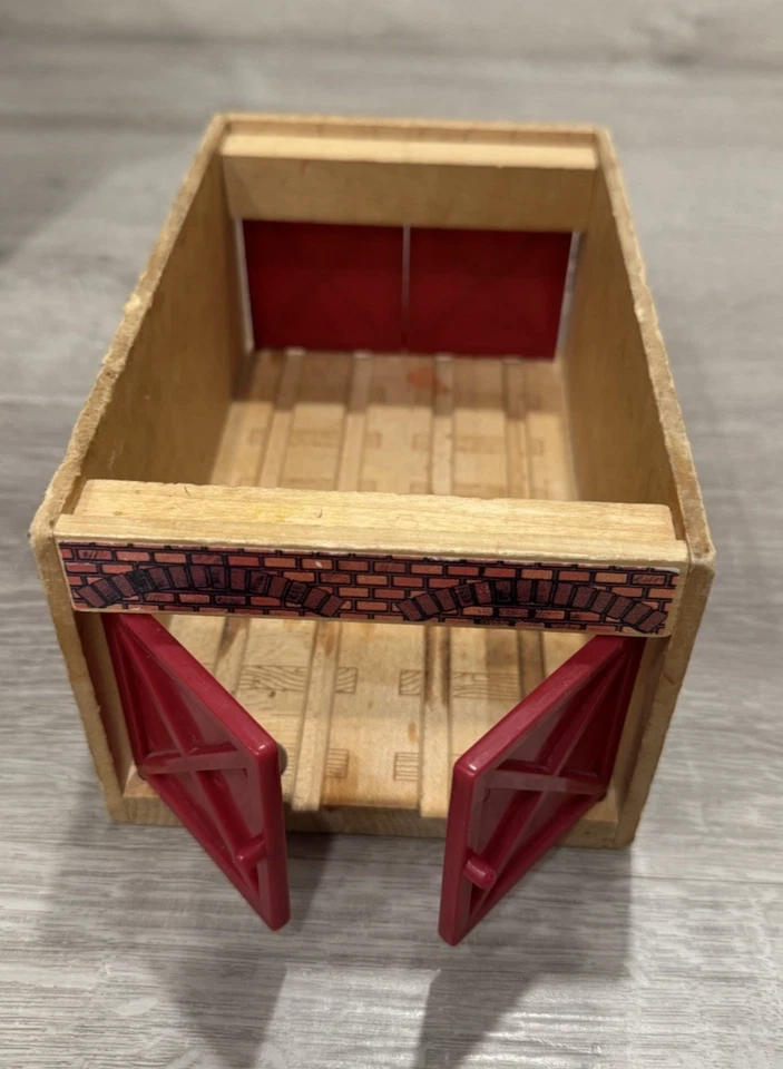 Thomas & Friends THE WORKS taller de reparación de motores ferrocarril de madera vía de tren Foto 2 de 3