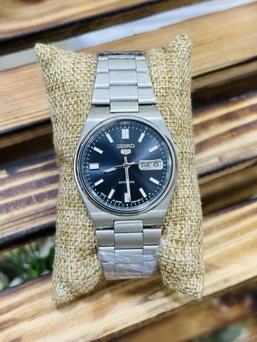 Vintage Seiko 5 Automatic 7009 Movement  Black Dail Watch Day/Date