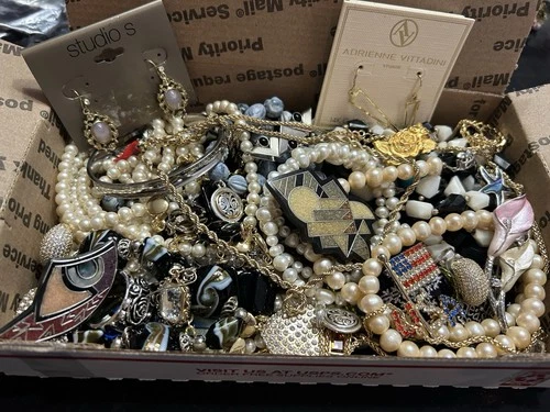 Vintage & Modern Costume Jewelry Lot ~Some Signed ~Small Priority Box #1330