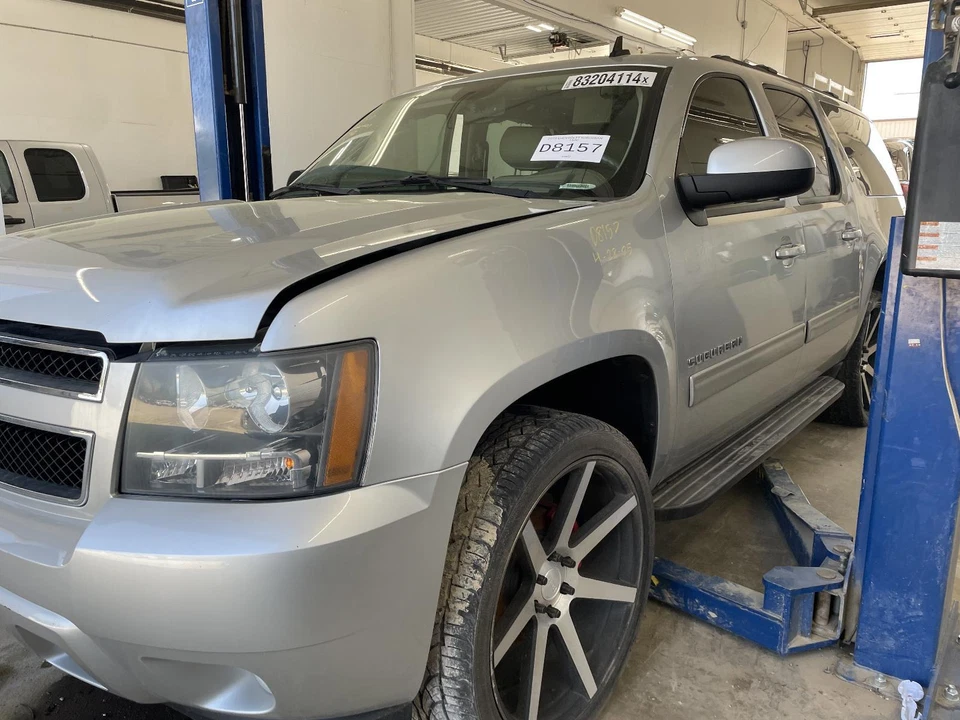 Conjunto de faros izquierdos usados se adapta a: Chevrolet Suburban 1500 2013 grado A izquierdo Foto 4 de 4