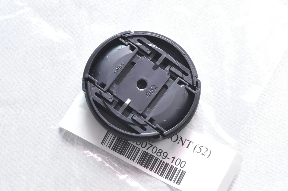 Fujifilm Fuji OEM Front Lens Cap 52mm - Image 2 of 2