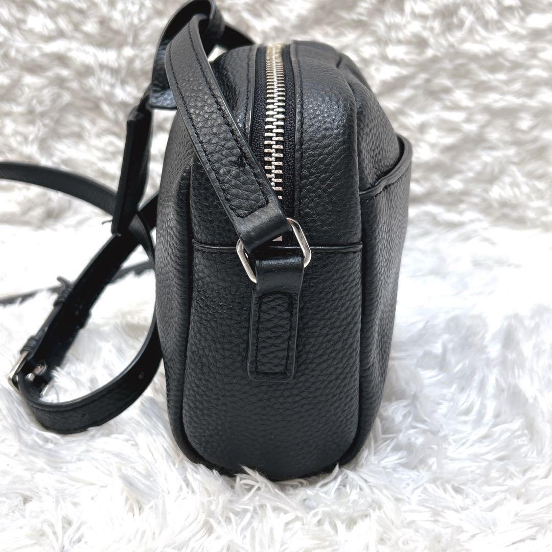 【agnes b】BLACK ENAMEL SHOULDER BAG 2946B agnes b】BLACK ENAMEL SHOULDER BAG 2946B