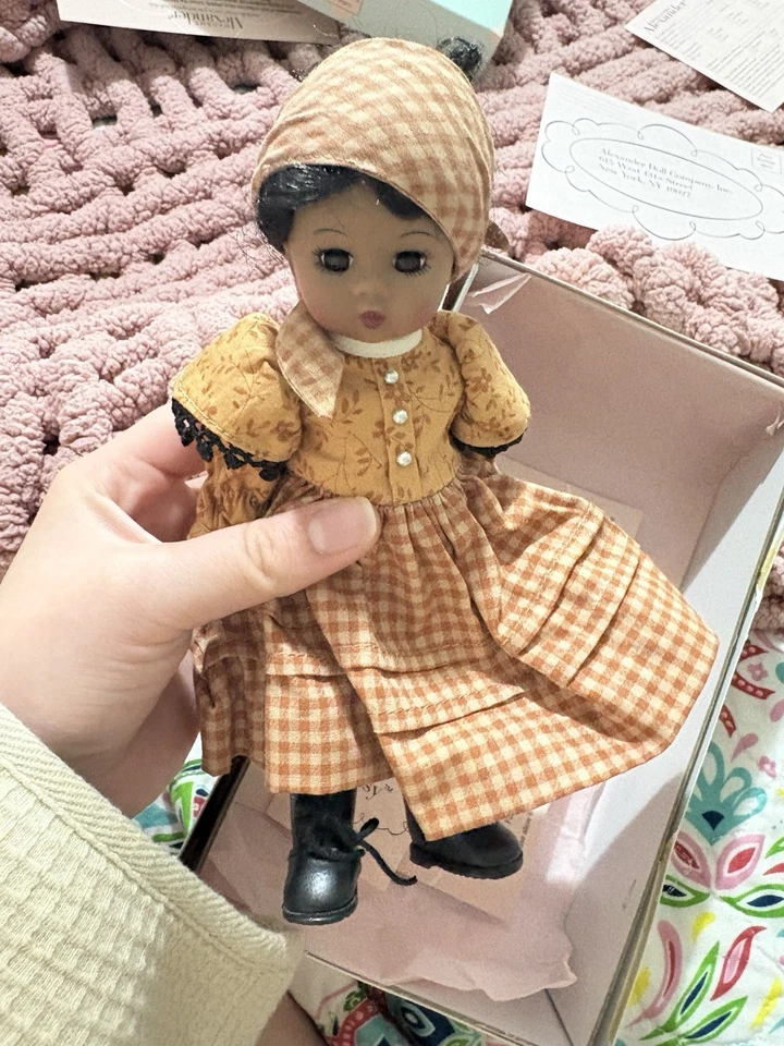 2005 Madame Alexander 8" Doll #39985 "Prissy" African American – GWTW Series - Image 2 of 4