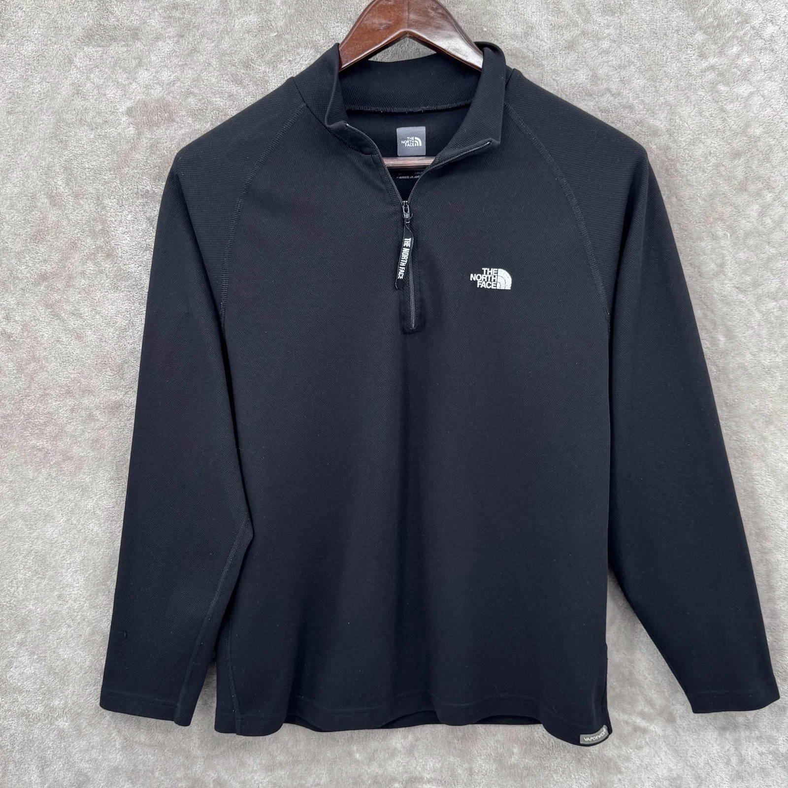 The North Face Pullover Mens Medium Black VaporWick 1/4 Zip Mock Neck Hiking