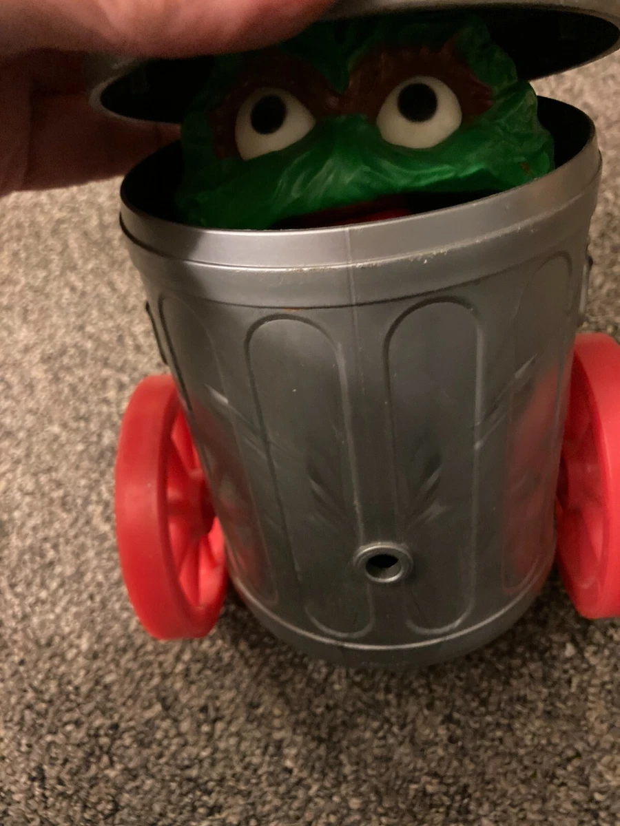 Vintage Fisher Price Oscar The Grouch Pull Toy Sesame Street Garbage Can Pop Up