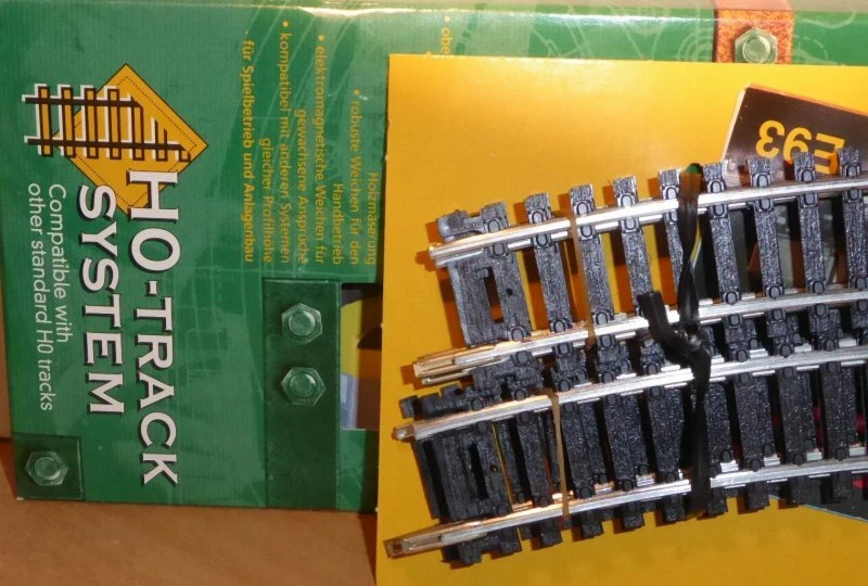 Piko 55802 H0 6X Curved Tracks R:457 Mm, Compatible With Other Tracks Mehano - Image 2 of 3