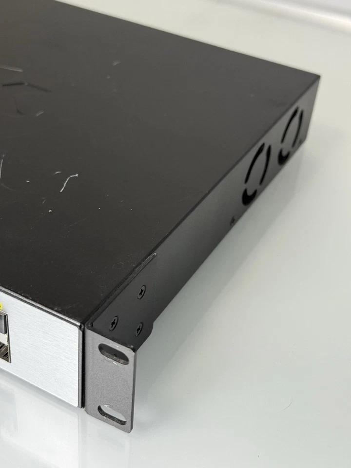 D-Link DGS-1210-28P 28-Port PoE Gigabit Web Smart Switch w/ 4 Gigabit SFP Ports - Image 4 of 4