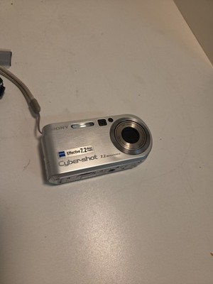 Sony Cyber-Shot DSC-P200 7.2MP 3x Optical Zoom Digital Camera
