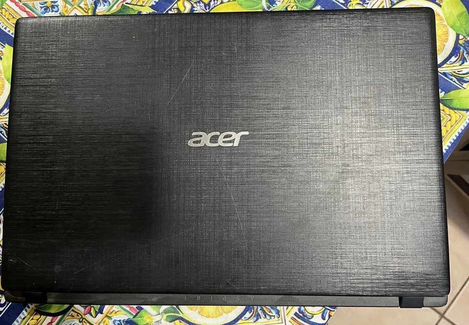 Acer Aspire 3 A315-21 15.6" (256GB SSD, AMD A9-9420e, 1,80 GHz, 8GB) Portatile - Immagine 2 di 4
