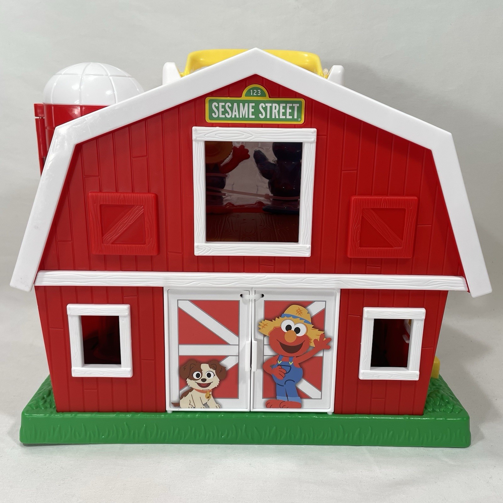 Just Play Sesame Street Farm Barn Set w/ 5 Figures Elmo Cookie Monster BRAND NEW