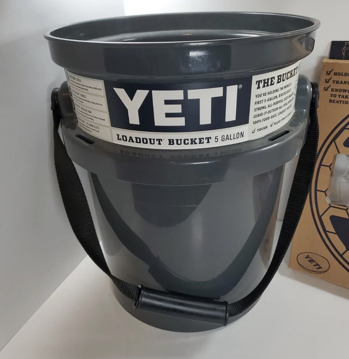 その他 YETI LoadOut 5-Gallon Bucket Charcoal Yeti Loadout 5 Gallon Bucket Charcoal & Yeti Loadout Bucket