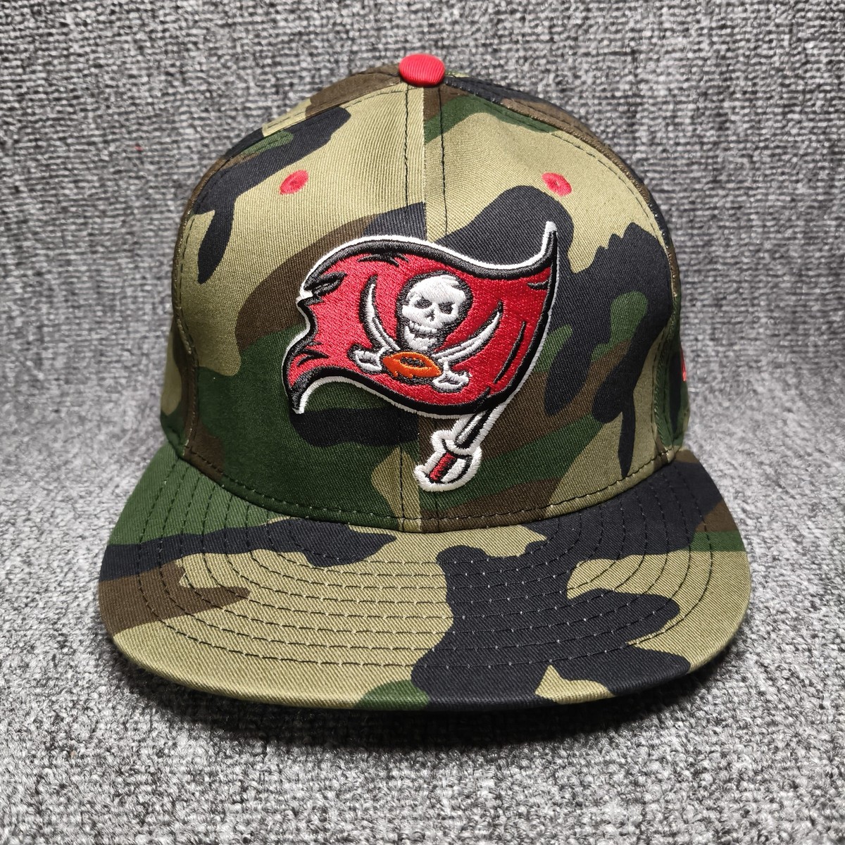 New Era Tampa Bay Buccaneers Camo Fitted Hat NFL Cap