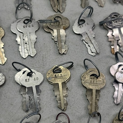 KEY LOT 100x VINTAGE BRASS CHICAGO KF & EC KEYS LOCKS ATV MARINE MOTORCYCLES K5 - Picture 8 of 14