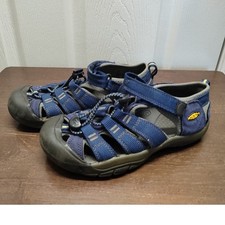 Keen Big Kids Size 4 SEE MEASUREMENTS Newport H2 Waterproof Hiking Sandals