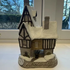 David Winter's Cottage "Freds Home" 1991   No box