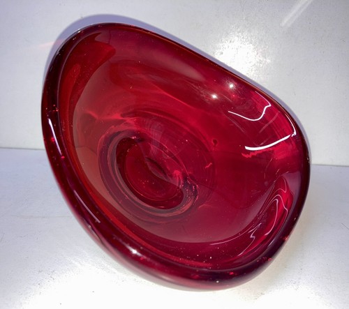 Large Coloured Unscented Textured Chunky Pillar Church Candle & Glass Bowl - Picture 7 of 12