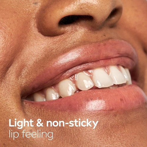 NIVEA taufrische Lippenpflege mit Hyaluronsäure, Lippenbalsam hinterlässt sichtbar weniger auffällig - Bild 7 von 11