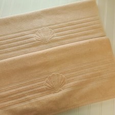 Vintage CANNON Embossed Shell Pink Bath Towels Made in USA Cotton Blend Pair (2)