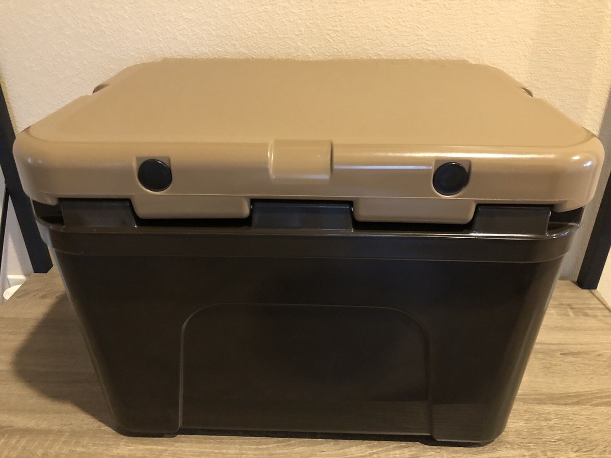 YETI Tundra 35 Limited Edition Wetlands Brown Cooler