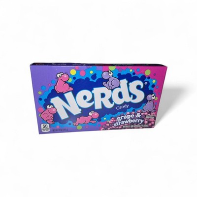 Nerds Erdbeer & Traube 141g Süßigkeiten mit fruchtigem Geschmack für Genussmomen