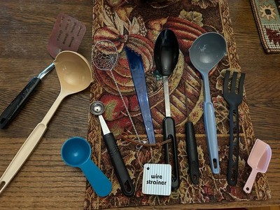 Lot Of 11 Kitchen Utensils!!
