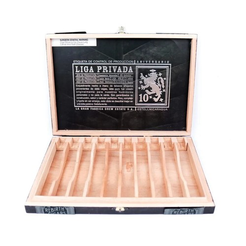 Lote de 5 cajas de cigarros de madera Liga Privada Toro Aniversario 11,5" x 8,25" x 1,25" - Imagen 5 de 10
