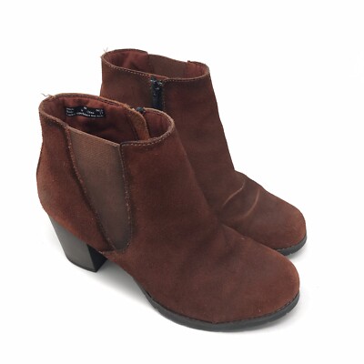 clarks pause camelia