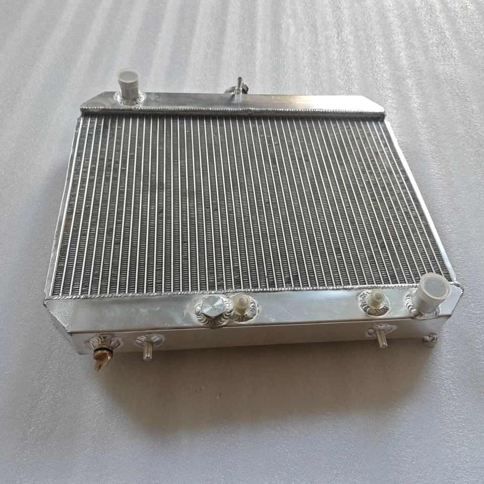 Aluminum Radiator For Nissan S-Cargo G20 1.5L 1989-1994 - Image 4 of 4