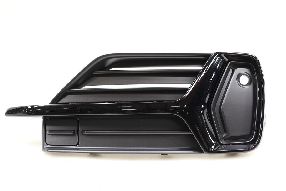 NEW OEM Volvo Front Bumper Outer Grille Right 31383822 Volvo XC90