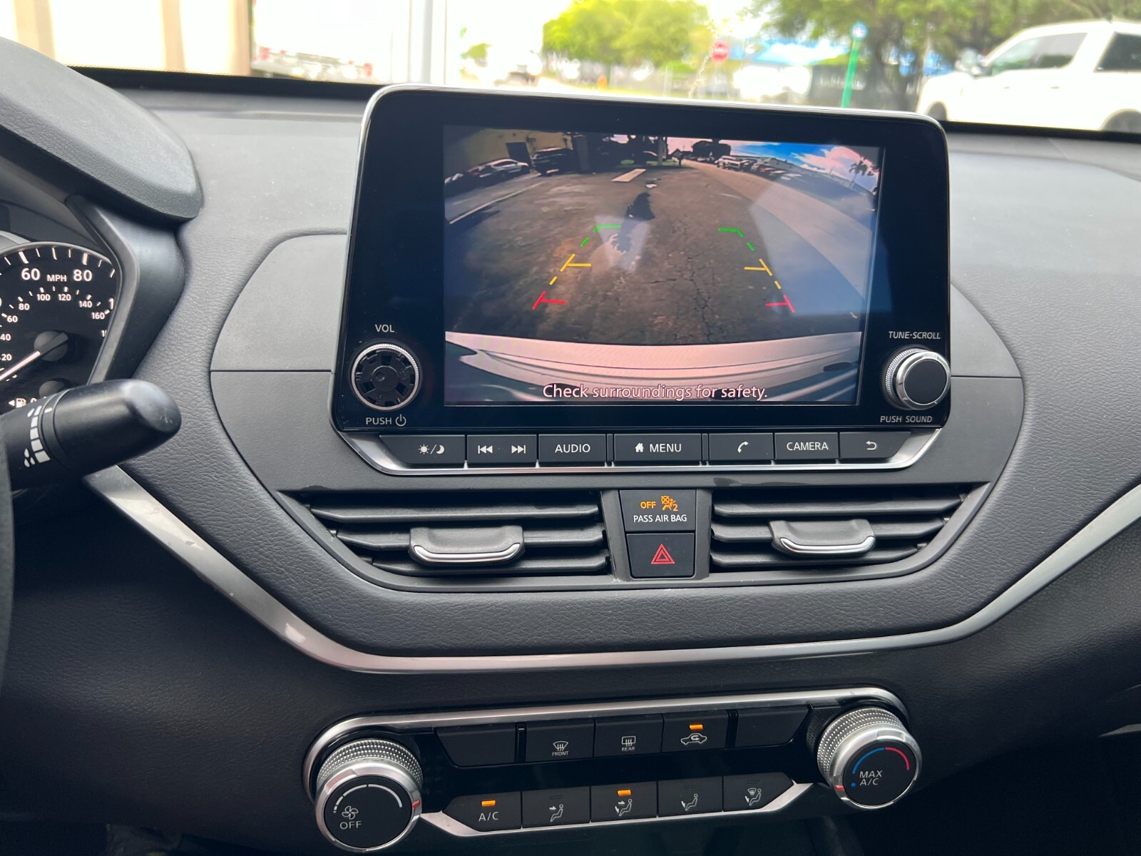 Nissan Altima - Image 23