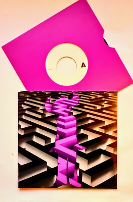 Jamiroquai Virtual Insanity Jukebox 7” Jamiroquai - Virtual Insanity (Official Visualiser) - YouTube