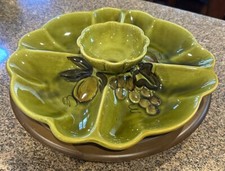 VTG 2 PC Avocado Green Lazy Susan w/Wood Swivel Base Calif Pottery Serving Dish