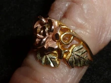 10K SOLID TRI-COLOR GOLD "COLEMAN CO. " BLACK HILLS RING -SIZE 5 -3.23 GRAMS