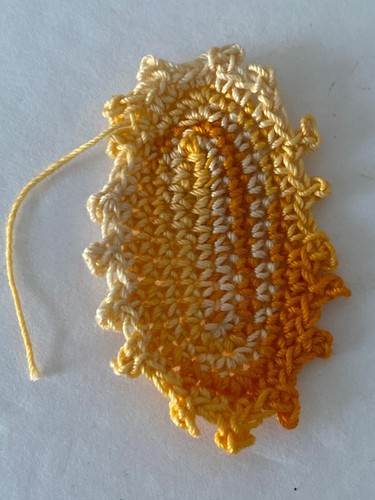 Alfombra tapetes miniatura hecha a mano para casa de muñecas almohada surtida 10 piezas vintage - Imagen 10 de 20