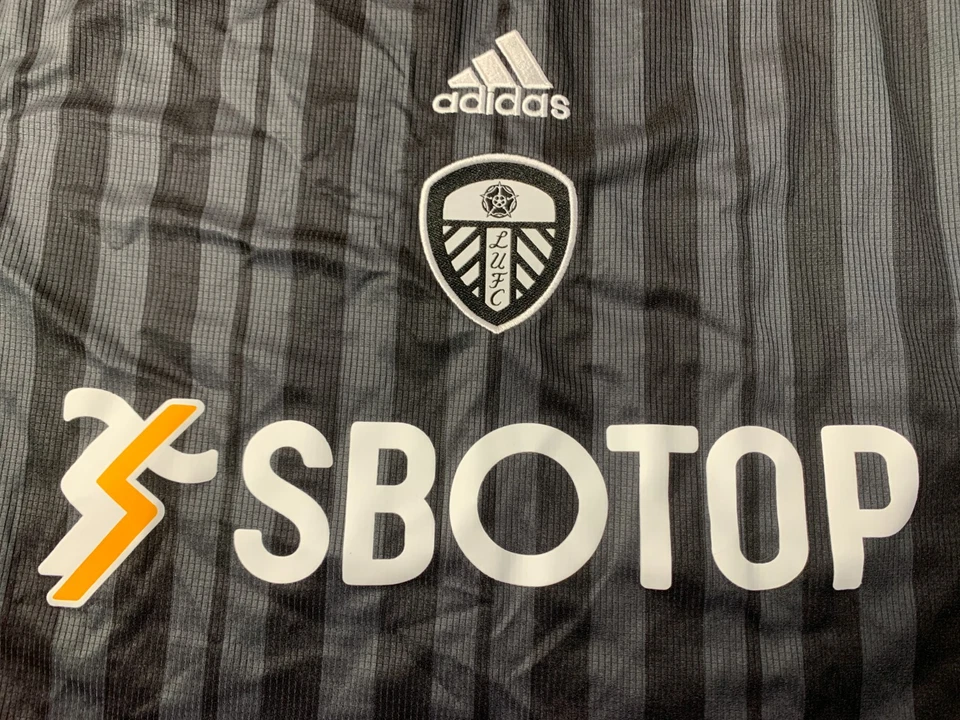 LEEDS UNITED 2022-2023 FOOTBALL SOCCER SHIRT JERSEY THIRD ADIDAS ORIGINAL SIZE M - Image 3 of 4