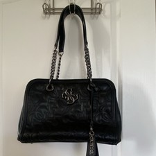 Borsa a tracolla GUESS nera trapuntata logo argento catena zip ciondolo