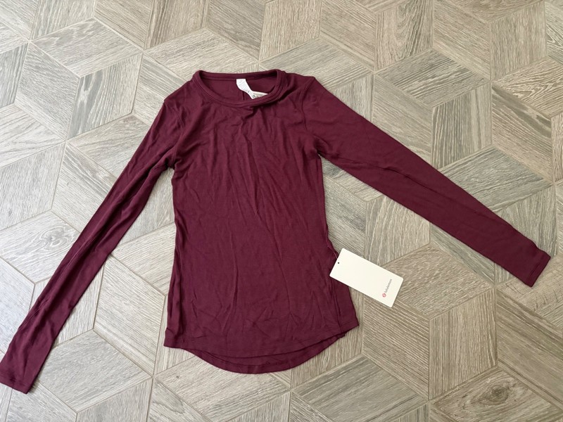 NWT Lululemon Hold Tight Long-Sleeve Shirt Garnet Size 4
