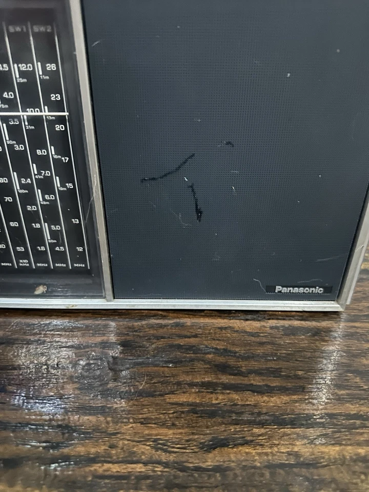 Vintage Panasonic RF-1700 FM-AM 8-Band Short Wave Radio Powers On, Tested,Works - Image 2 of 4