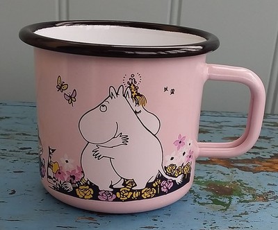 Muurla Mumin Emaille Becher. Rosa Umarmungen. 37cl. Sehr guter Zustand.