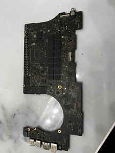 MacBook Pro 15" A1398  Logicboard i7 2.6 GHz 16 GB 820-3787 DEFEKT