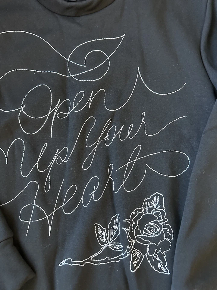 Understated leather Black sweatshirt White Embroidered Rose Be Nice Very Warm Foto 2 de 4